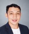 Professional-Navy-Blazer-Headshot_2-1